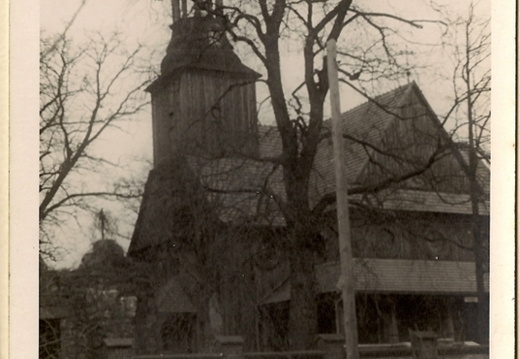 Kościół p.w.Św.Marcina w Bukowcu - widok z posesji przy ul.Kościelnej 15