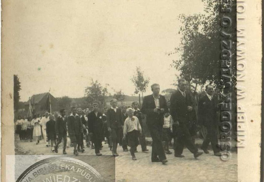 Parafia Wytomyśl. Procesja około 1946 r.