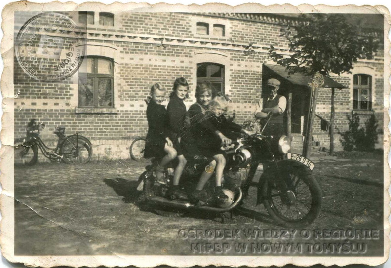 babelek_jan_janb_023_na_motocyklu.jpg