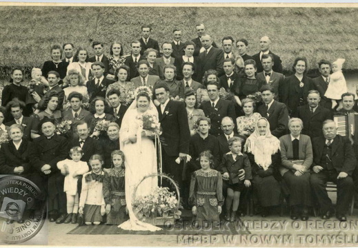 Wesele Anny Szofer z Róży i Albina Fricz z Wytomyśla - 1948 r.