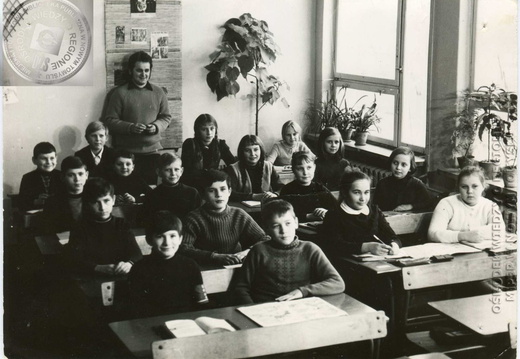 Klasa VI Szk. Podstawowej w Borui Kośc. - 1973 r.