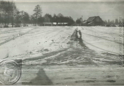 Gospodarstwo na skraju wsi - 1961 r. Aktualnie nr 87.