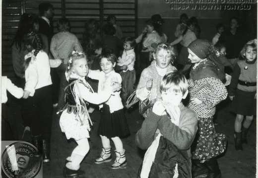 Występy dzieci w Dniu Seniora, Jastrzębsko 1985 rok