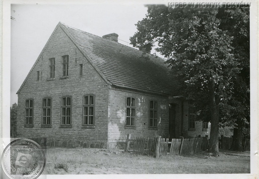 Jastrzębsko Stare, budynek szkoły - rok 1945