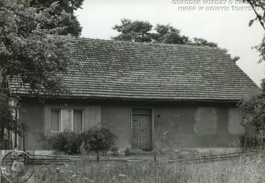 Budynek szkoły. Kozie Laski, 1984 r.