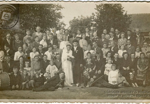 Ślub Zuzanny Mokrzyckiej i Zenona Hofmana. Nowa Róża,1955 r.