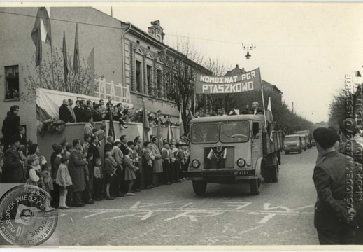 1. Maja - ul. Poznańska; róg Bohaterów