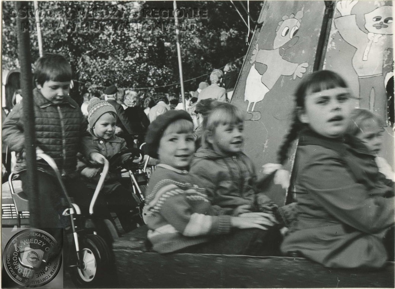 008_Jarmark_Chmielowikliniarski_1978_gm_zbiory_MiPBP_NT_01.jpg