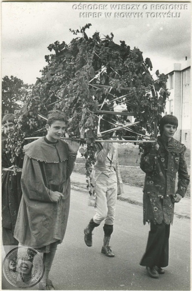 012_Jarmark_Chmielowikliniarski_1978_gm_zbiory_MiPBP_NT_01.jpg