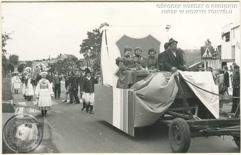 013_Jarmark_Chmielowikliniarski_1978_gm_zbiory_MiPBP_NT_01.jpg