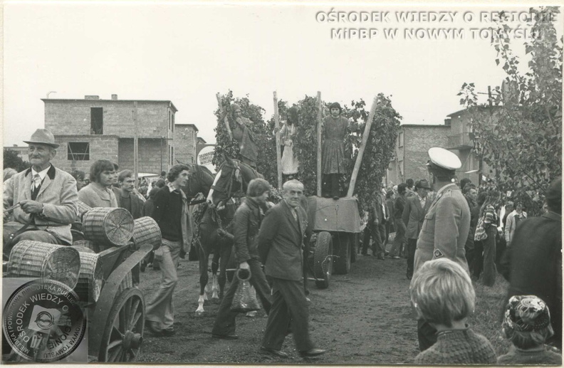 016_Jarmark_Chmielowikliniarski_1978_gmzbiory_MiPBP_NT_01.jpg