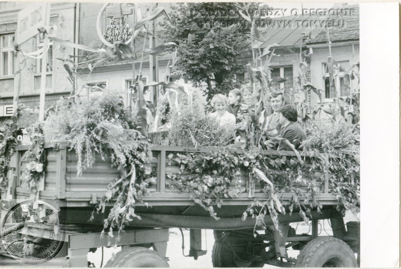 088_Jarmark_Chmielowikliniarski_1984_gm_zbiory_MiPBP_NT_01.jpg