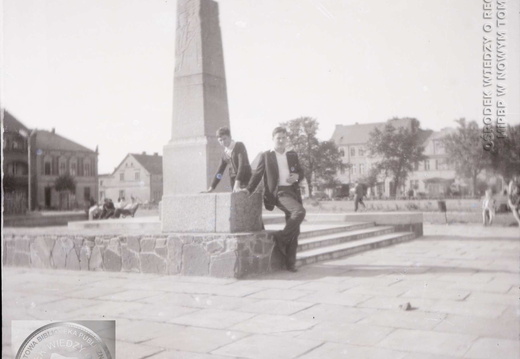 Plac Niepodległości -  przy Pomniku Powstańców Wielkopolskich 1966