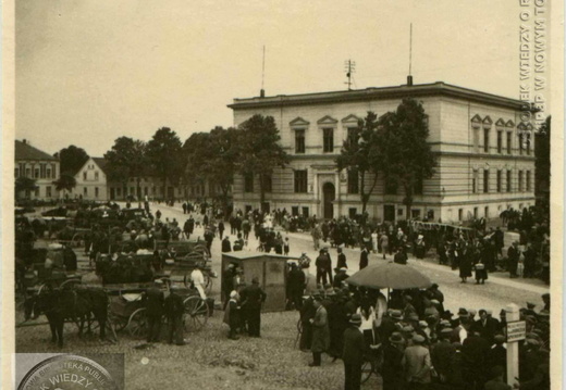 Dzień targowy - pl. Niepodległości; 1937r.