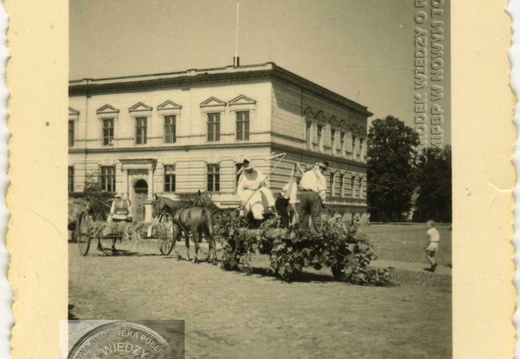 Dożynki - pl. Niepodległości; 1947r.