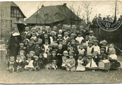 konieczny szk  ochronka kolo szpitala lata20