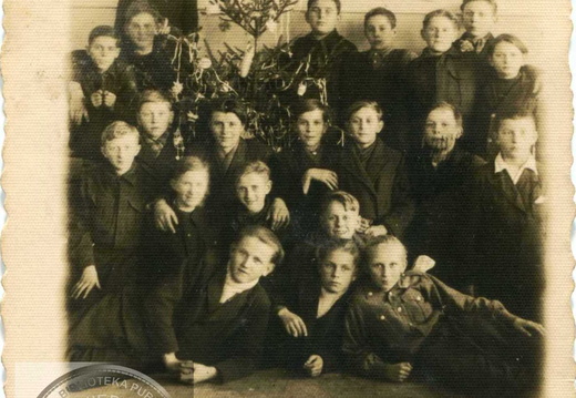 Szkoła Podstawowa w Nowym Tomyślu - 1947 r.