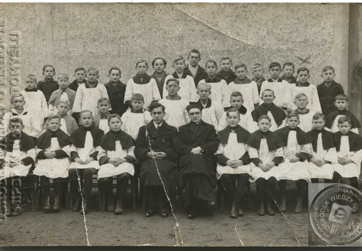 Koło ministrantów w Nowym Tomyślu - 1937 r.