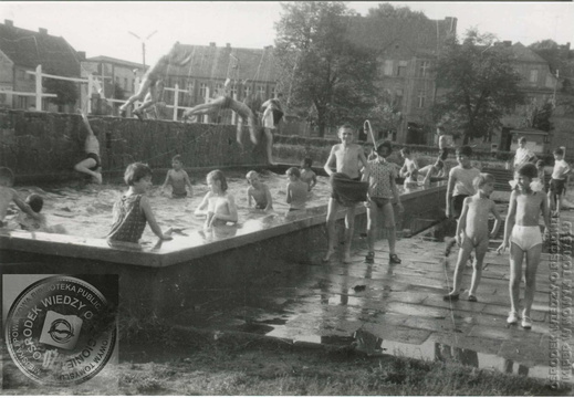 Fontanna na pl. Niepodległości - czerwiec 1971r.