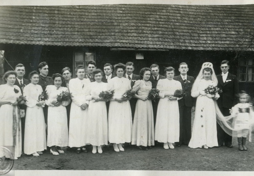 Wesele Wandy Ponitki i Henryka Kucza. Przyłęk, 10 luty 1946 r.