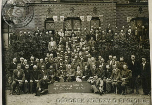 Pamiątkowa fotografia z kursokonferencji brygadzistów owczarń -1952 r.