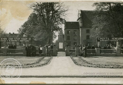 Cmentarz żołnierzy radzieckich na Pl. Chopina w Nowym Tomyślu