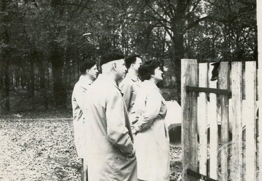 Delegacja Rady Pedagogicznej na budowie liceum przy ulicy Tysiąclecia, 1 października 1966 rok.